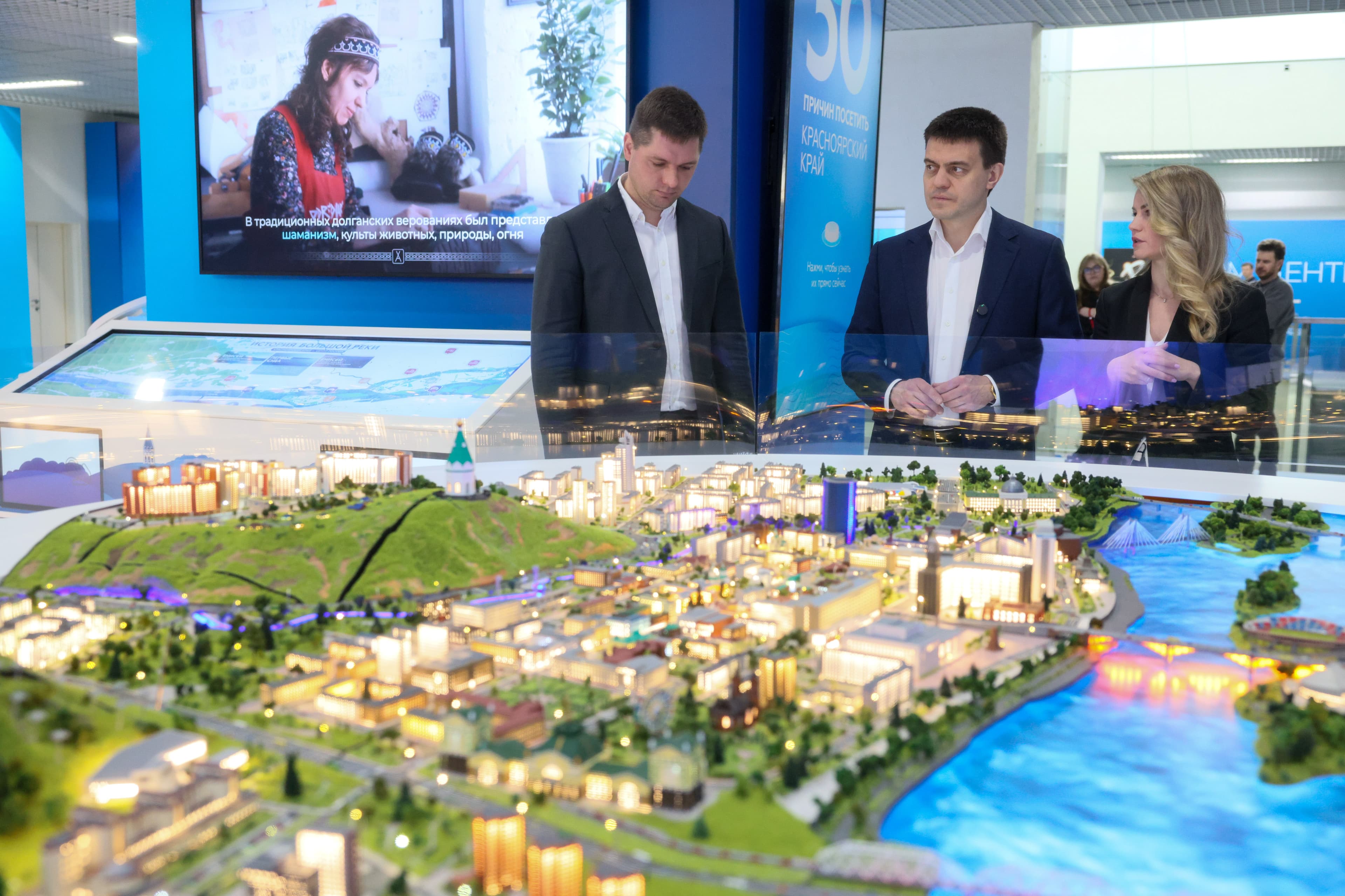 В Красноярске открылась экспозиция с Международной выставки «Россия»