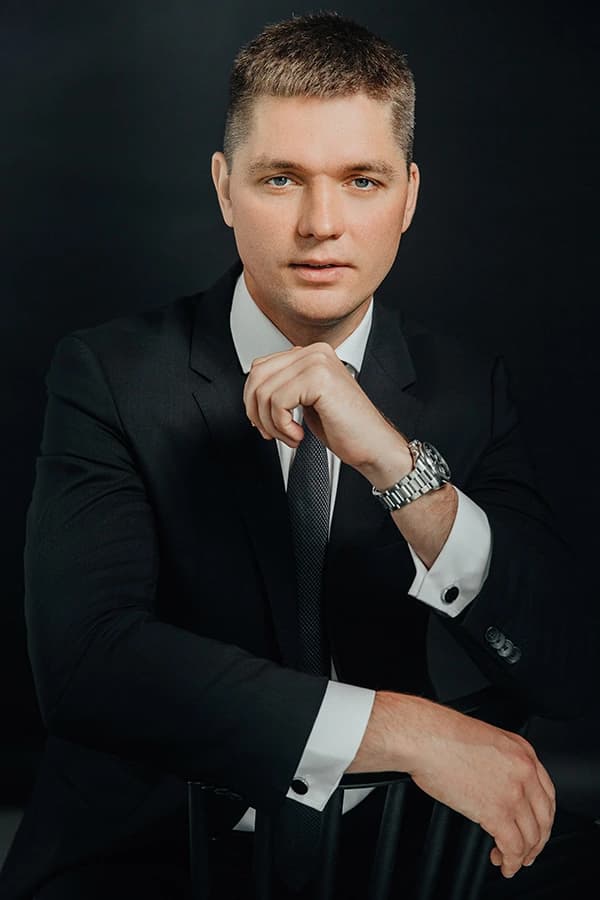 Александр Черников