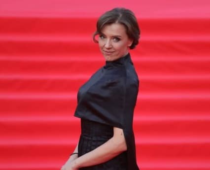 Звезды юбилейного ММКФ выбрали наряды красноярского дизайнера